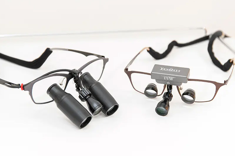 高倍率の拡大鏡